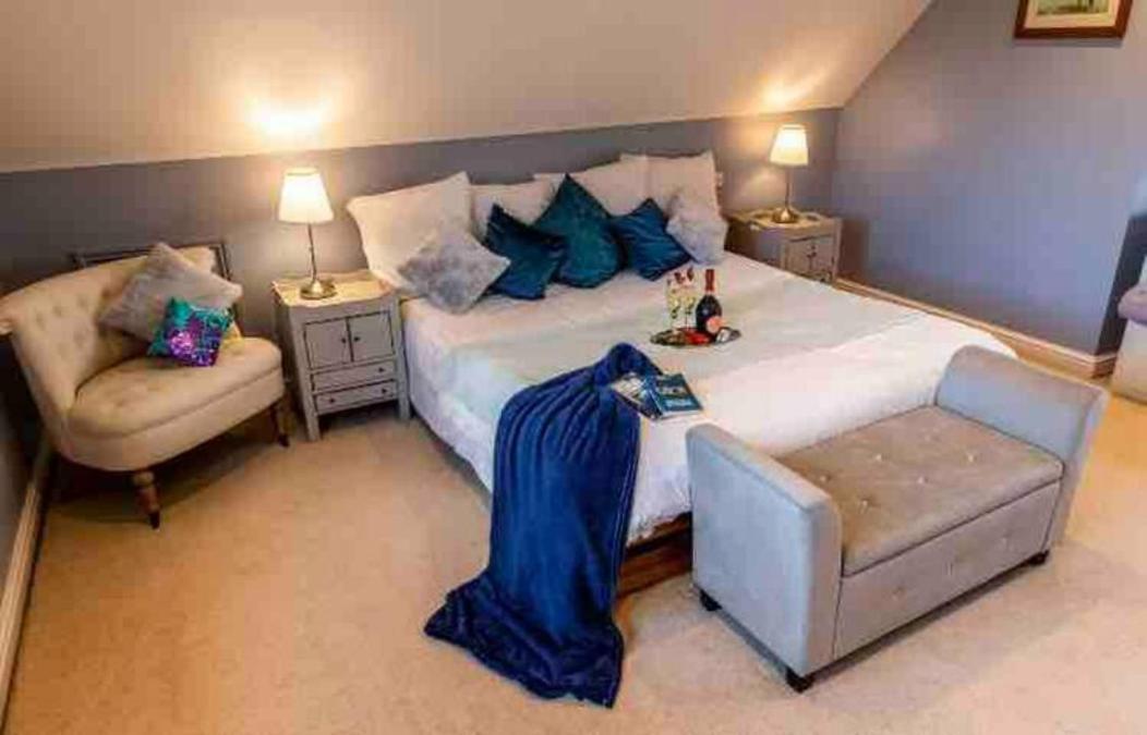 Langford Farmhouse - New Forest National Park Luxury 4Bd, Hot Tub, Cinema, 10 Acres Bartley Kültér fotó